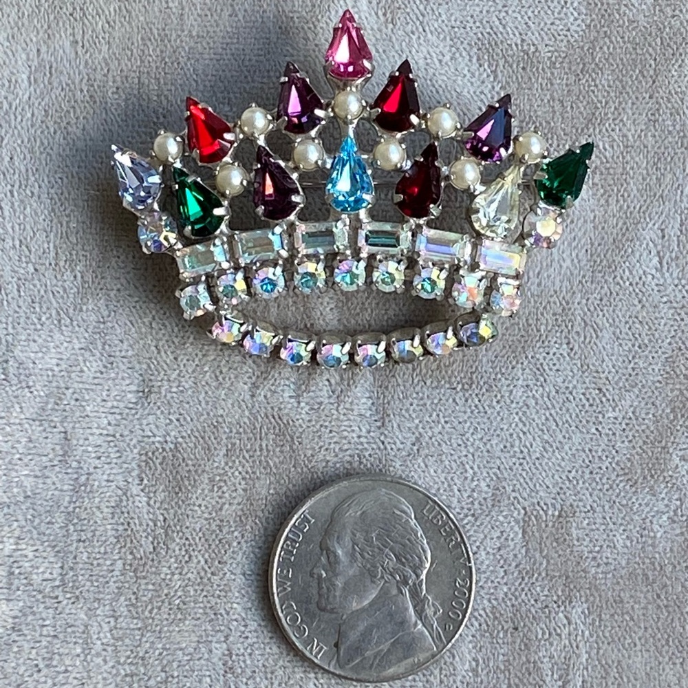 Vintage Signed B David Crown Brooch.